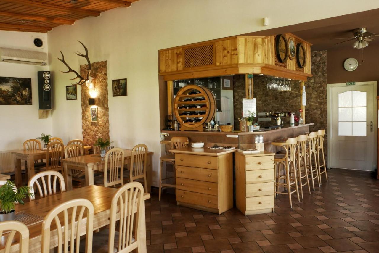 Penzion-Restaurant U Svabku Tachov  Eksteriør bilde